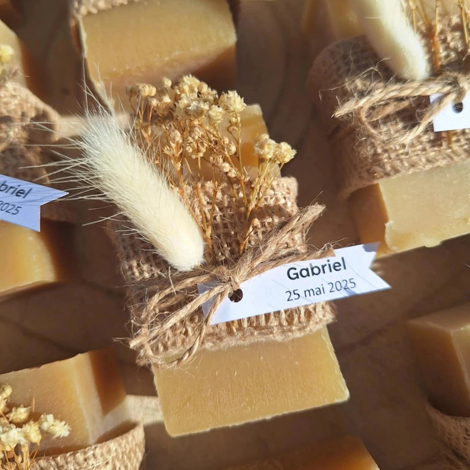 Demi savon artisanal personnalisé